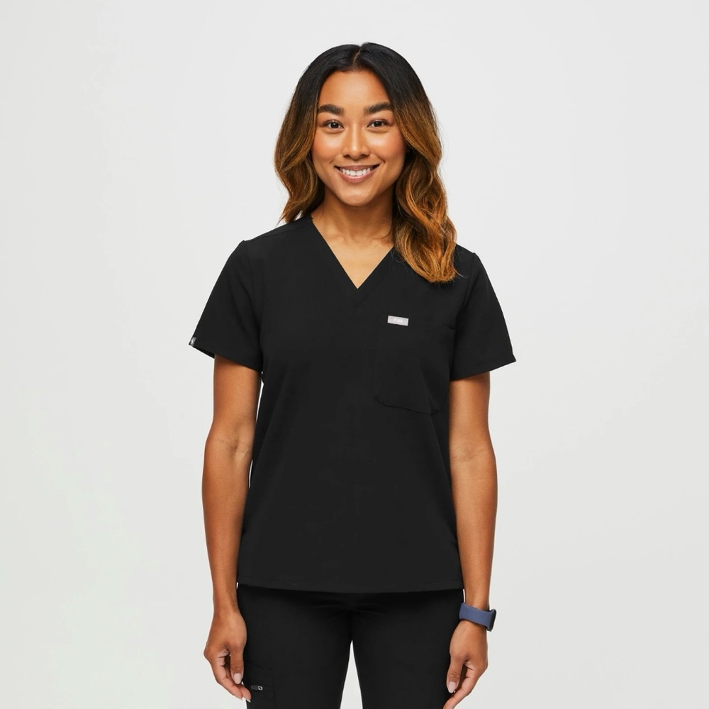 NWT FIGS Catarina One Pocket Scrub Top Women's XS Black Stretch Technical